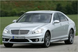 Fast wie in Kong Kongs Händen: Mercedes S-Klasse 63 AMG im Test