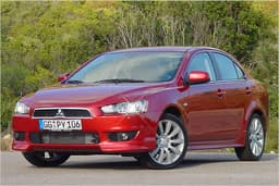 Mitsubishi Lancer Sportlimousine im Test: Schicker Golfklasse-Japaner