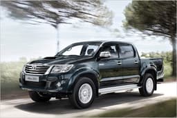 Toyota Hilux: Pick-up mit neuem Auftritt und mehr Serienausstattung
