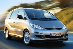 Toyota Previa: Dezentes Facelift, bessere Ausstattung