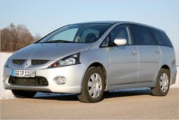 Mit Dieseldruck und sieben Sitzen: Mitsubishi Grandis 2.0 DI-D im Test Mit Dieseldruck und sieben Sitzen: Mitsubishi Grandis 2.0 DI-D im Test