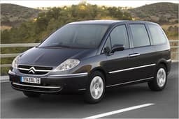 Mehr Chrom zum Jahresbeginn: Facelift für den Citroën C8 Mehr Chrom zum Jahresbeginn: Facelift für den Citroën C8