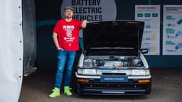 Toyota Corolla Levin AE86 BEV in der Sitzprobe Toyota Corolla Levin AE86 BEV in der Sitzprobe
