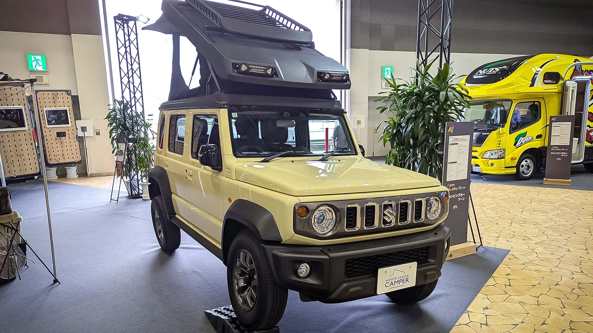 Suzuki Jimny Nomade Pop Up Roof auf der Japan Mobility Show 2025 Suzuki Jimny Nomade Pop Up Roof auf der Japan Mobility Show 2025