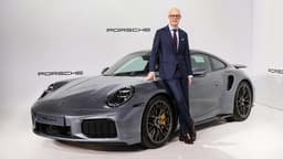 Dr. Michael Leiters, Vorstandsvorsitzender der Dr. Ing. h.c. F. Porsche AG am 911 Turbo S Dr. Michael Leiters, Vorstandsvorsitzender der Dr. Ing. h.c. F. Porsche AG am 911 Turbo S
