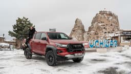 Toyota Hilux GR Sport (2025) Toyota Hilux GR Sport (2025)