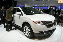 Lincoln MKX Modelljahr 2011: Luxus-SUV vollkommen überarbeitet Lincoln MKX Modelljahr 2011: Luxus-SUV vollkommen überarbeitet