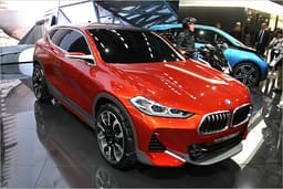 Noch ein SUV-Coupé: BMW zeigt neues Concept X2 auf dem Pariser Autosalon 2016 Noch ein SUV-Coupé: BMW zeigt neues Concept X2 auf dem Pariser Autosalon 2016