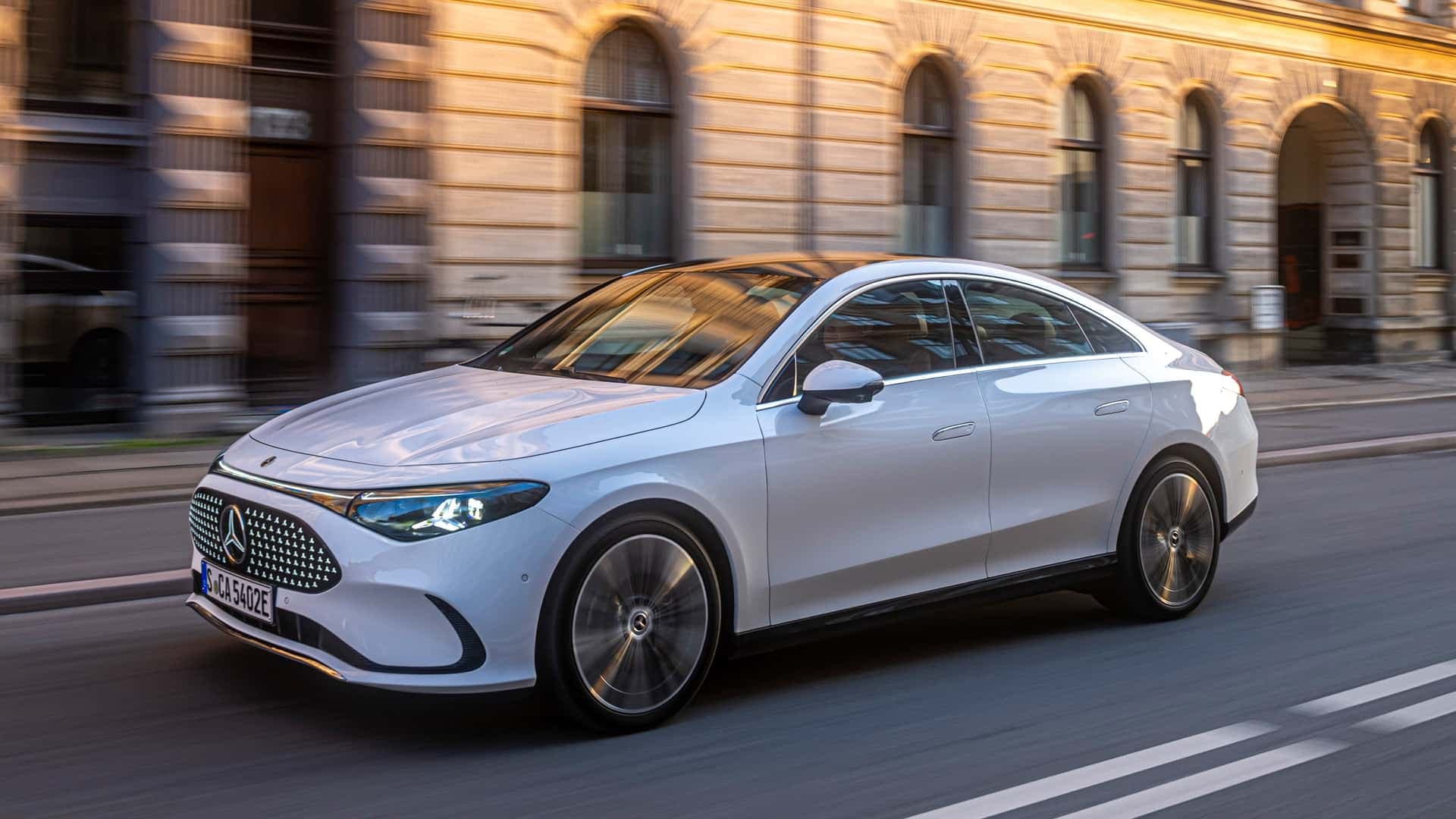 Mercedes CLA EQ in Weiß Mercedes CLA EQ in Weiß