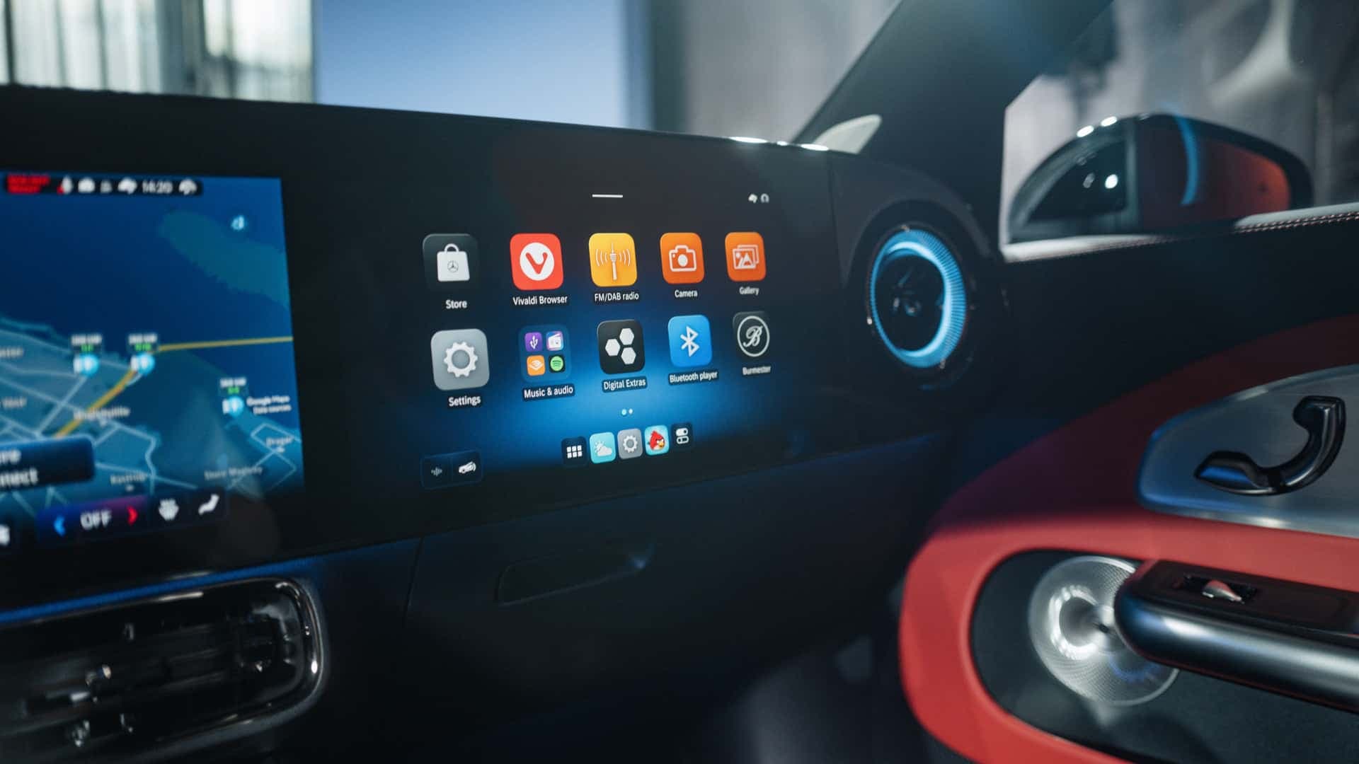 Der Beifahrermonitor im Mercedes CLA EQ Der Beifahrermonitor im Mercedes CLA EQ