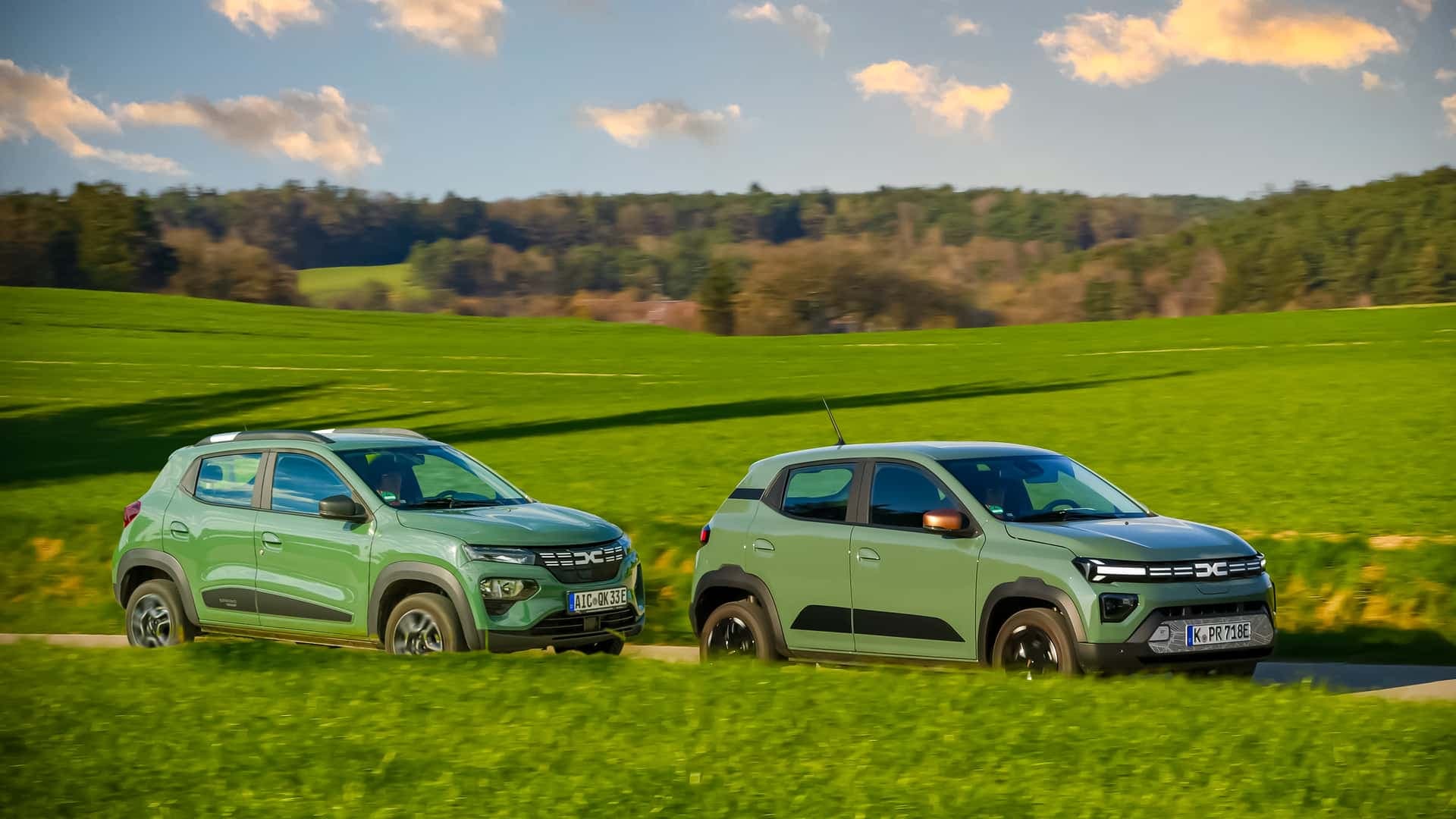 Dacia Spring 65 Extreme (2025) vs. Dacia Spring 45 Essential (2023) im Vergleich Dacia Spring 65 Extreme (2025) vs. Dacia Spring 45 Essential (2023) im Vergleich