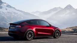 Tesla Model Y (2023) Tesla Model Y (2023)