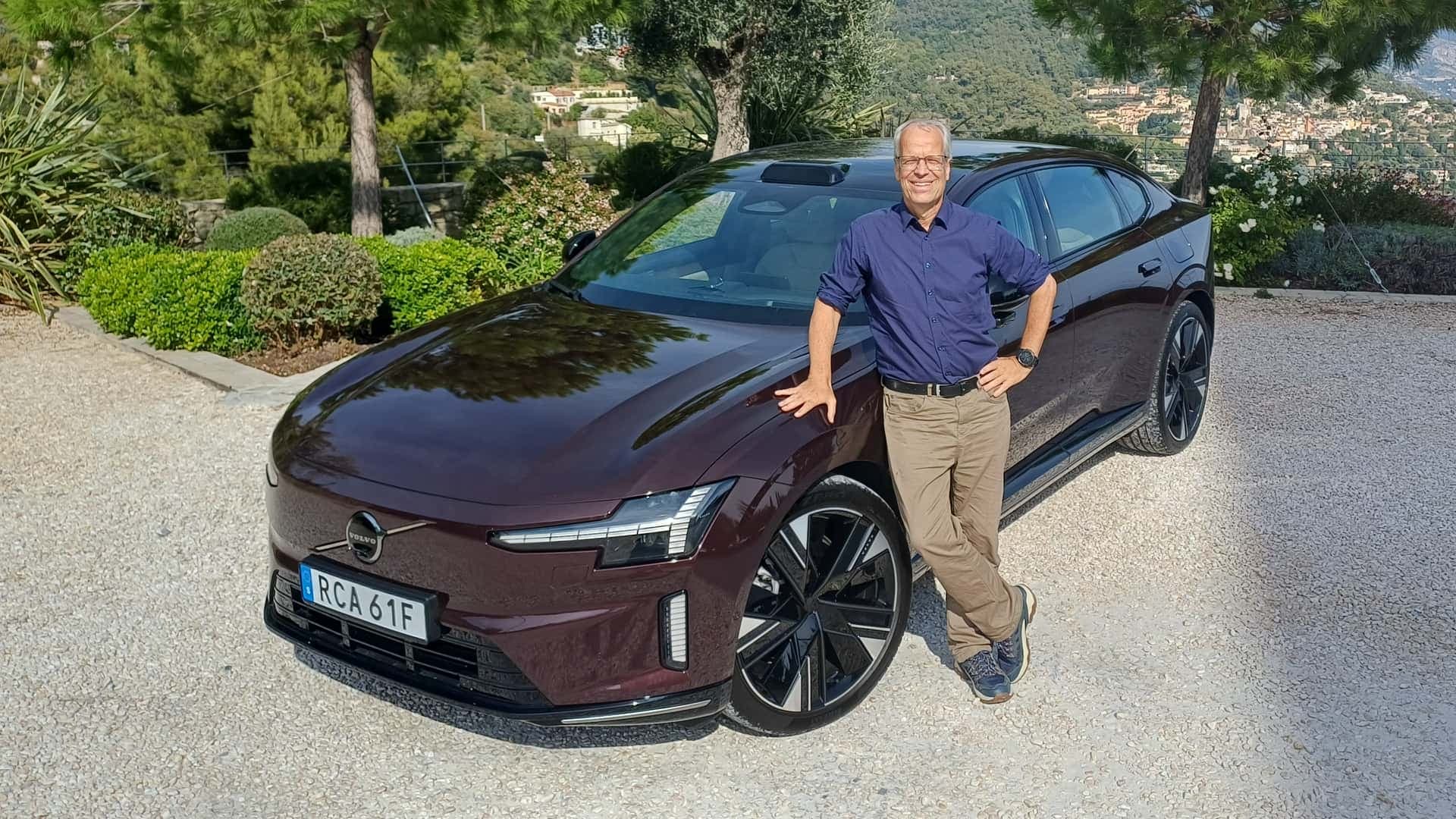 Volvo ES90 Ultra (2026) in Mulberry Red Metallic: Das Exterieur Volvo ES90 Ultra (2026) in Mulberry Red Metallic: Das Exterieur