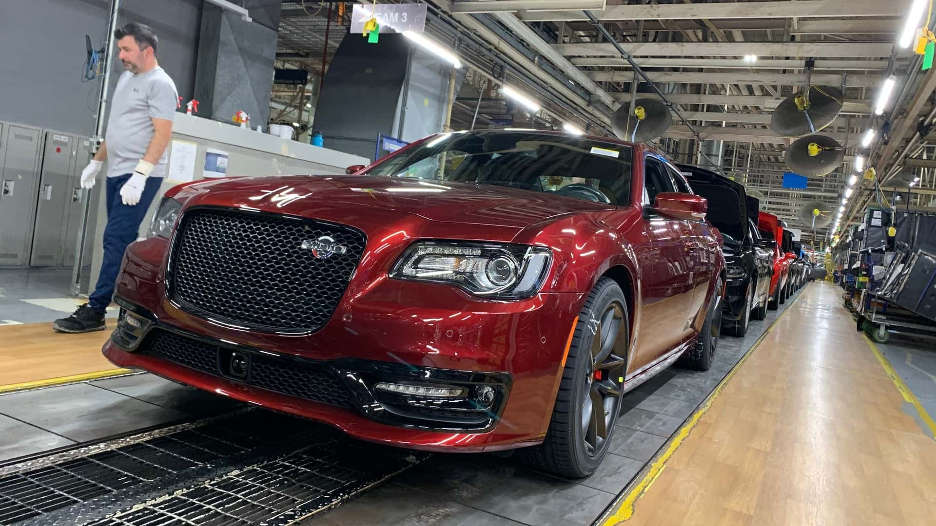 Last 2023 Chrysler 300C rolls off the assembly lines Last 2023 Chrysler 300C rolls off the assembly lines