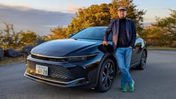 Roadtrip Tokio/Hakone mit der Toyota Crown Limousine (2025) Roadtrip Tokio/Hakone mit der Toyota Crown Limousine (2025)