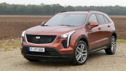 Cadillac XT4 (2021): Die Preise beginnen zunächst bei 42.900 Euro (Launch Edition), später bei 35.800 Euro. Cadillac XT4 (2021): Die Preise beginnen zunächst bei 42.900 Euro (Launch Edition), später bei 35.800 Euro.