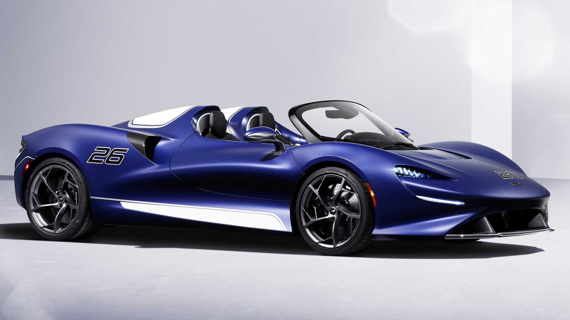 McLaren Elva with windscreen McLaren Elva with windscreen