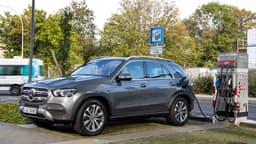 Mercedes-Benz GLE 350 de 4MATIC (2019) Mercedes-Benz GLE 350 de 4MATIC (2019)