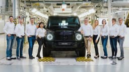 mercedes builds 600000th g class rolling off assembly line mercedes builds 600000th g class rolling off assembly line