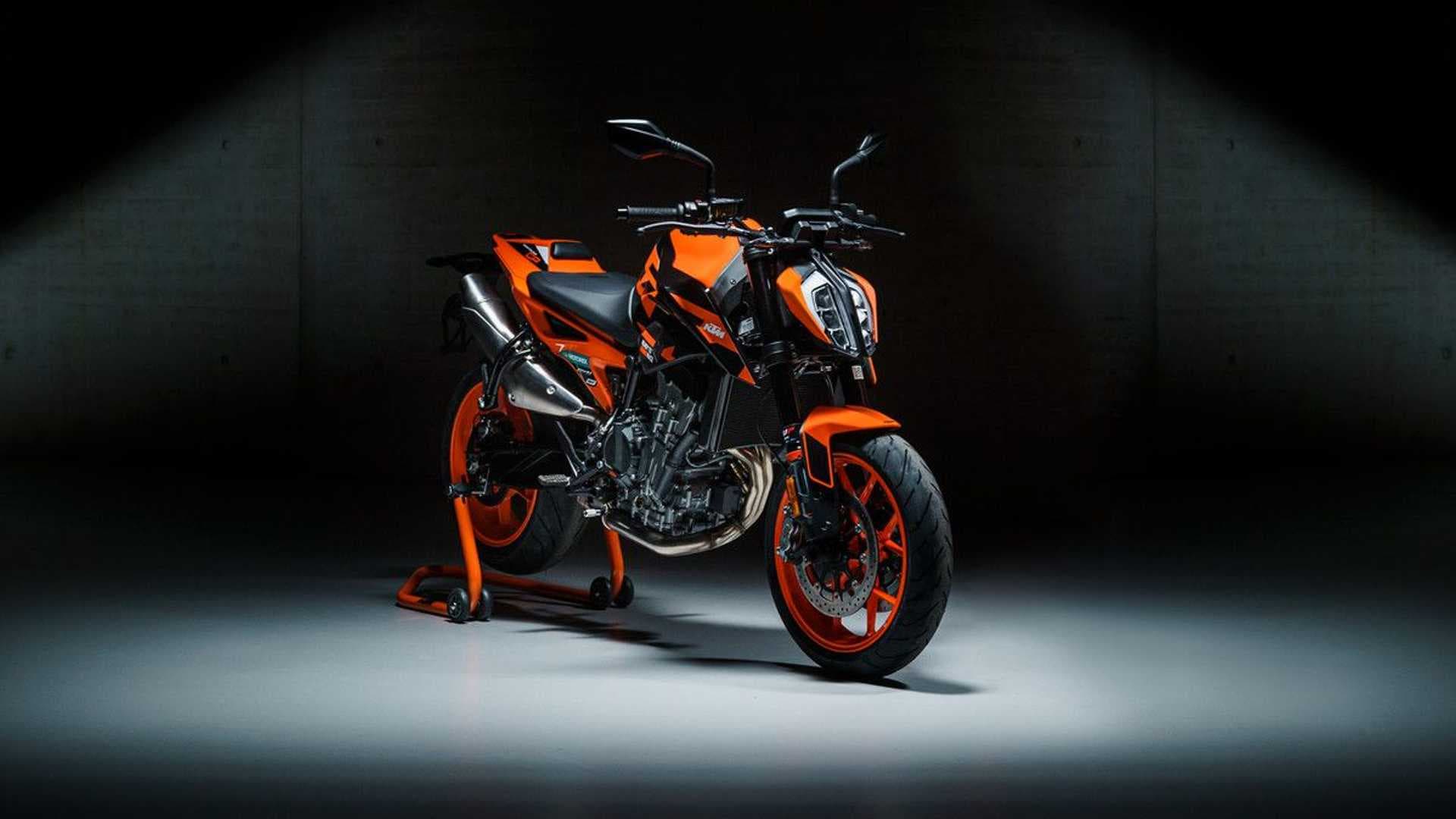 KTM 890 Duke GP (2022) KTM 890 Duke GP (2022)