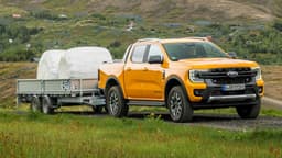 Ford Ranger PHEV Wildtrak (2025) mit Anhänger Ford Ranger PHEV Wildtrak (2025) mit Anhänger