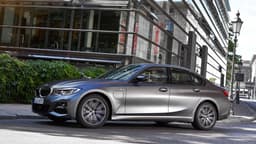 Neue Einstiegsmodelle mit Plug-in-Hybrid-Antrieb für die BMW 3er und BMW 5er Reihe Neue Einstiegsmodelle mit Plug-in-Hybrid-Antrieb für die BMW 3er und BMW 5er Reihe