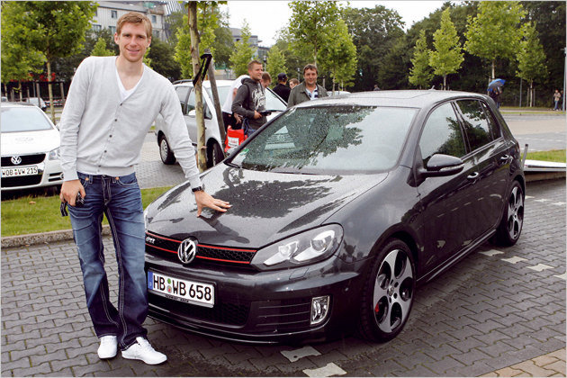Prominent unterwegs: Die Autos der Stars und Sternchen
