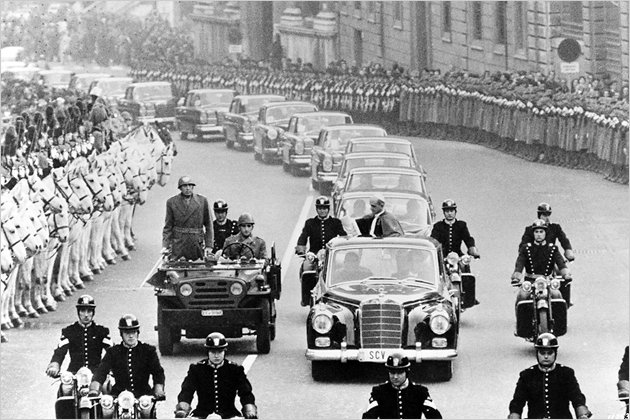 Unterwegs im Auftrag des Herrn: Die Autos der Päpste