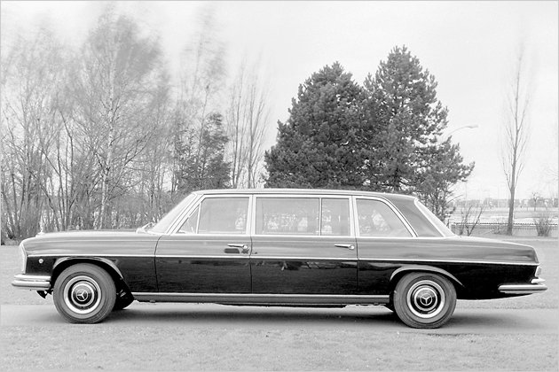 Unterwegs im Auftrag des Herrn: Die Autos der Päpste