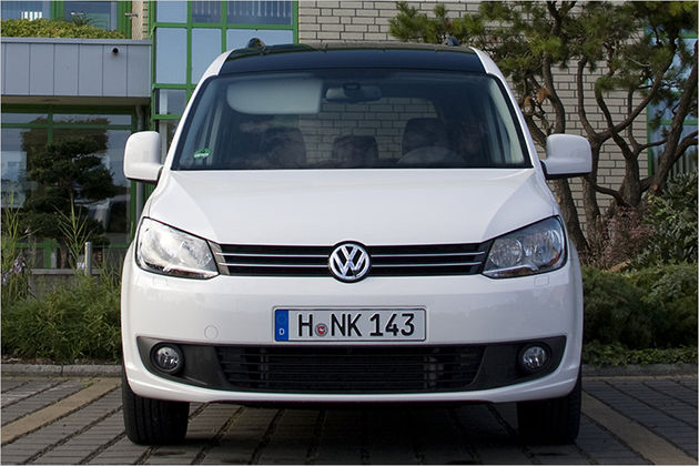 Panik in der Autobahn-Baustelle? So breit sind unsere Autos