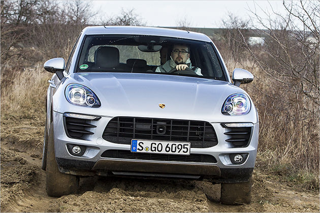 Panik in der Autobahn-Baustelle? So breit sind unsere Autos