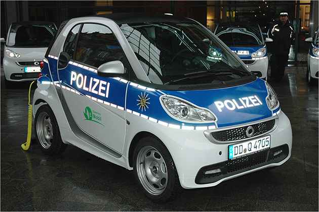 Polizei-Porsche und Blaulicht-Bugatti: Spannende Streifenwagen weltweit