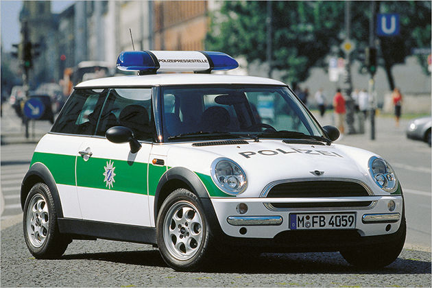 Polizei-Porsche und Blaulicht-Bugatti: Spannende Streifenwagen weltweit