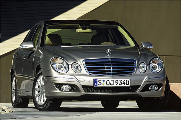 Im Zeichen des E: Die Geschichte der Mercedes E-Klasse in Bildern