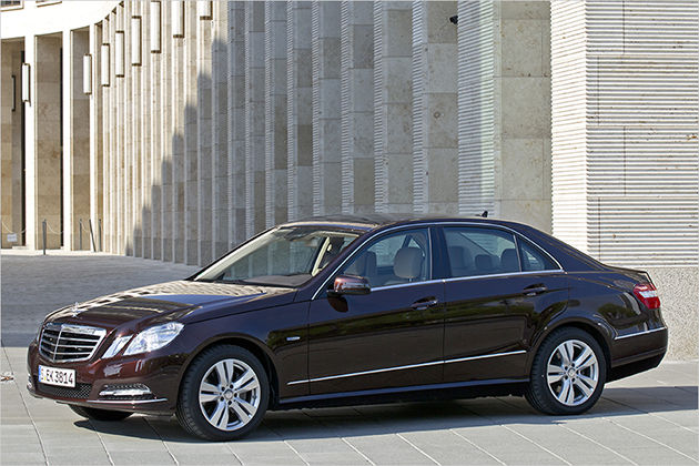 Im Zeichen des E: Die Geschichte der Mercedes E-Klasse in Bildern