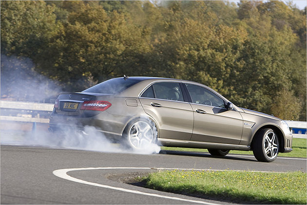 Im Zeichen des E: Die Geschichte der Mercedes E-Klasse in Bildern