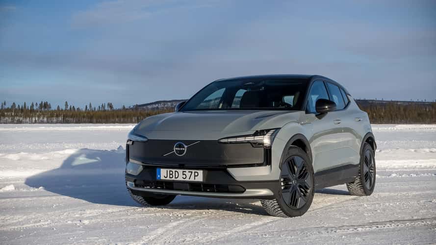 Volvo EX30 Cross Country (2025): Erstkontakt auf Eis
