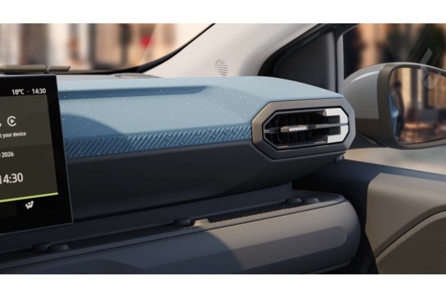 Dacia Spring 2026 interni E bagagliaio