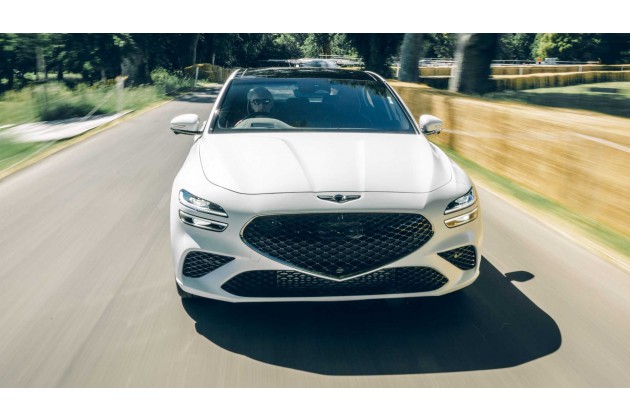 2022 Genesis G70 Shooting Brake Front View Teaser