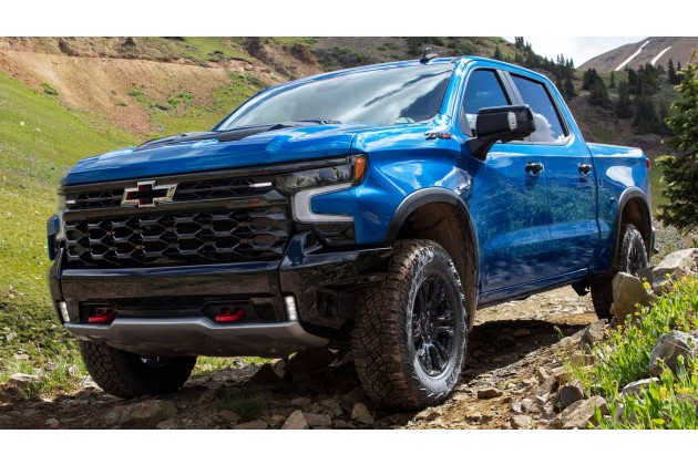 2022 Chevrolet Silverado ZR2 On Rocks
