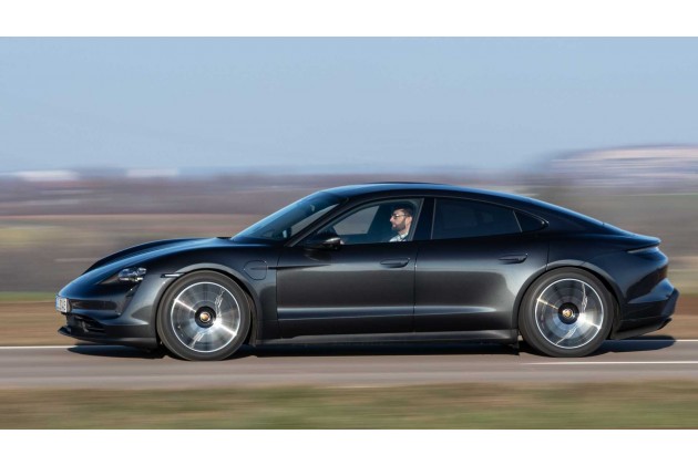 Porsche Taycan 2021