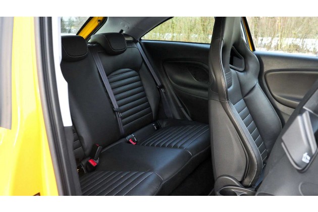 Mini Cooper vs Opel Corsa GSi