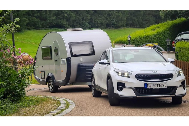 Kia XCeed PHEV 1.6 GDI 2021 mit TAB 320 Wohnanhänger im Test