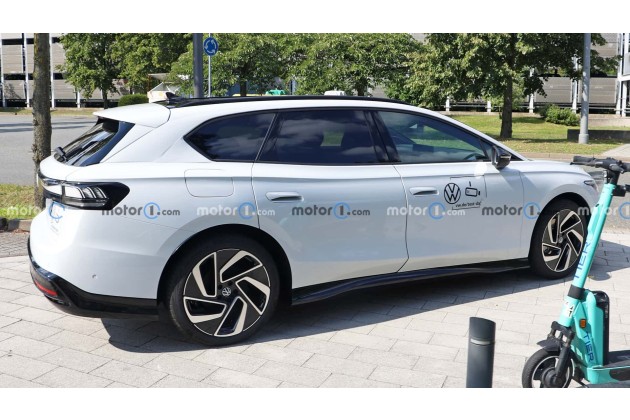 Volkswagen Id.7 Electric Wagon Spy Photos