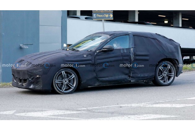 Ferrari Purosangue Side View Spy Photo