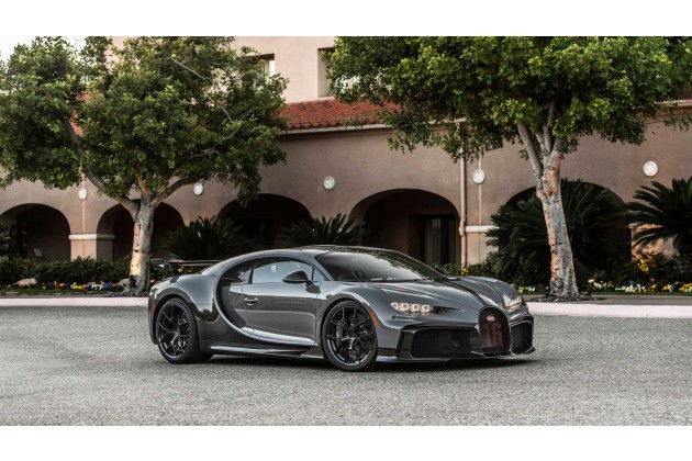 2021 Bugatti Chiron Pur Sport Front Quarter