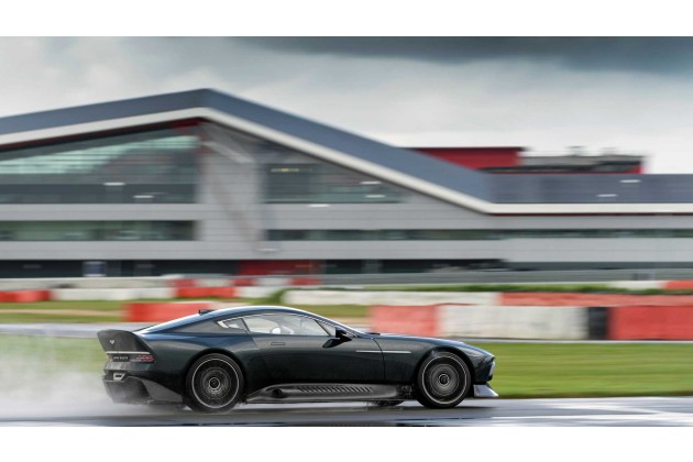 Aston Martin Victor Race Track