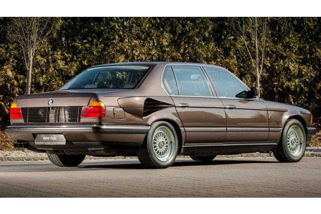 BMW 750iL V16 Goldfish