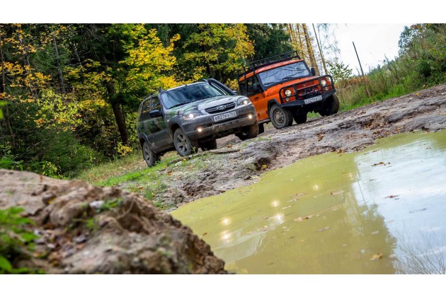 UAZ Hunter Expedition vs Lada Niva Off Road