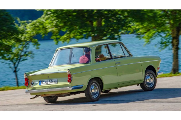 BMW 700